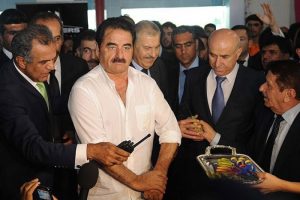Tatlıses'ten kaset ve konser s&uuml;rprizi