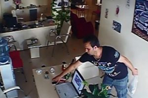 5 saniyede cep telefonu hırsızlığı