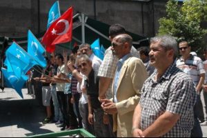 Doğu T&uuml;rkistan'da &ouml;lenler i&ccedil;in gıyabi namaz
