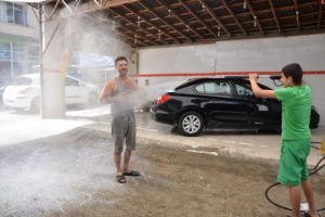 Oto yıkamacı  bakın nasıl serinledi?
