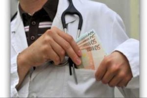 İla&ccedil; firmasından eşantiyon kabul etmek su&ccedil; sayılacak