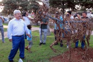 Sanayi atıklarından sanat eserleri &ccedil;ıktı
