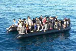 6 metrelik botta 47 ka&ccedil;ak yakalandı