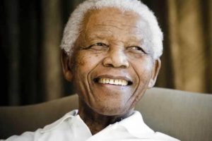 Mandela'nın ailesi  mahkemelik oldu