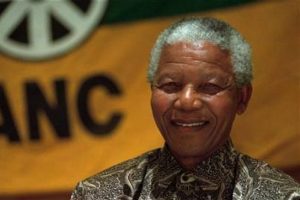 Mandela ailesinde mezar kavgası
