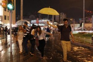İstanbul'da yağmur etkili oldu