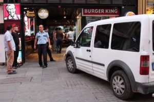 İstiklal Caddesi'nde ş&uuml;pheli &ouml;l&uuml;m