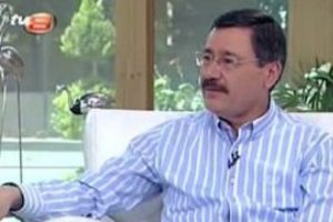 G&ouml;k&ccedil;ek'ten &uuml;nl&uuml; sanat&ccedil;ıya sert tepki!
