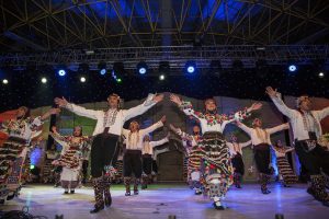Mecaz ve Karag&ouml;z`den muhteşem g&ouml;steri