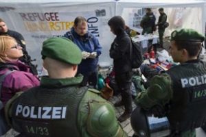 Alman polisinden m&uuml;ltecilere orantısız g&uuml;&ccedil;