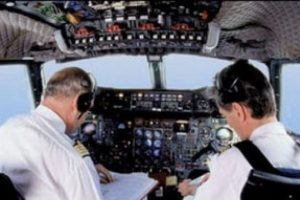 Pilot zehirlenince u&ccedil;uş iptal oldu