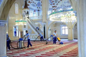 Camiler Ramazan'a g&uuml;l kokusuyla giriyor