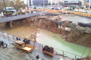 "Taksim'in altı mezarlık"