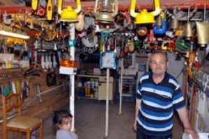 Araba garajını m&uuml;zeye &ccedil;evirdi