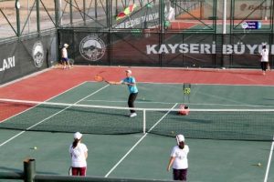 Erciyes Cup tenis turnuvası başladı