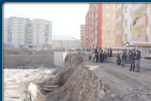 Erzurum'da &uuml;&ccedil; iş&ccedil;i g&ouml;&ccedil;&uuml;k altında kaldı