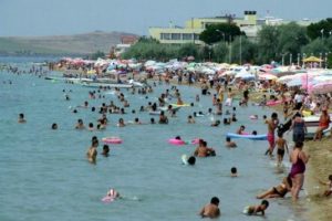 10 yılda gelen turist n&uuml;fusu 4'e katladı