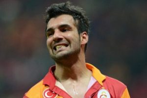 G.Saray Engin Baytar'la uzattı