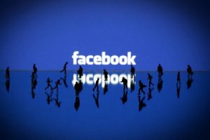 Facebook'ta hata bulana 20 bin dolar!