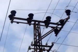 İş&ccedil;i elektrik akımına kapıldı