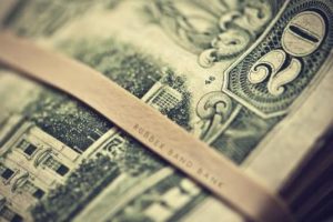 Dolar y&uuml;kselişte hız kesmedi