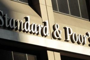 S&P devlerin notunu kırdı