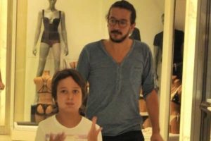 Nurg&uuml;l Yeşil&ccedil;ay'ın oğluyla alışveriş keyfi