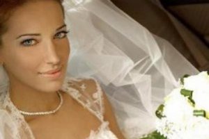 Burcu Esmersoy d&uuml;nya evine giriyor!