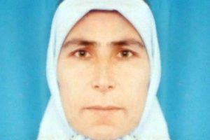 Eşinin hasretine dayanamadı kendini astı