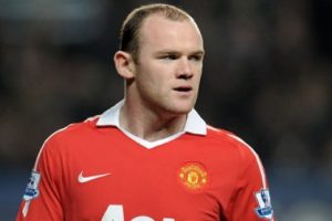 Rooney karar değiştirdi!