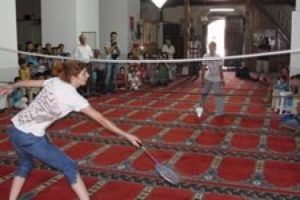 Camilerde Badminton eğitimi
