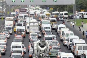 Hali&ccedil;'teki &ccedil;alışma trafiği fel&ccedil; etti