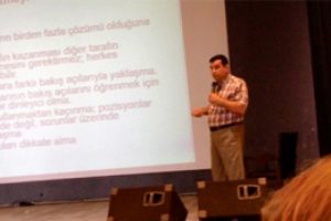 &Ouml;ğretmenlere diktat&ouml;r nasıl devrilir dersi