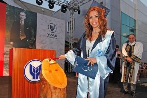 Yaşar &Uuml;niversitesi'nde s&uuml;per anne birinci oldu