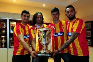 G&ouml;ztepe'de imza ş&ouml;leni