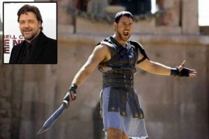 Russell Crowe hayranlarından &ouml;z&uuml;r diledi