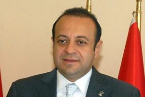 "Mursi'nin dik duruşunu takdirle karşılıyoruz"