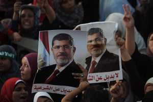 Mursi taraftarları meydanları terk etmiyor