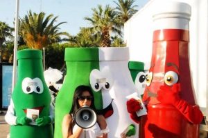 Bodrum'da renkli 'cam şişe' kampanyası