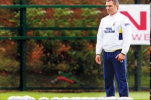 Fenerbah&ccedil;e'de 1 senede 'efsane' olurum