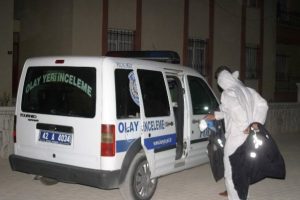 Evinde &ouml;l&uuml; bulundu