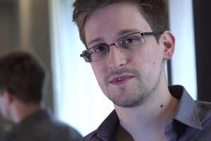 Snowden'e sığınma teklifi İzlanda parlamentosunda
