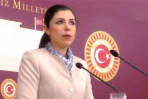 'Acilen sakal bırakmam lazım'