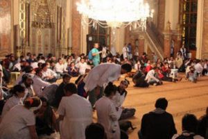 Dolmabah&ccedil;e Camii'nde i&ccedil;ki i&ccedil;ildi mi?