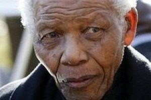Mandela'nın bitkisel hayatta olduğu iddiası yalanlandı