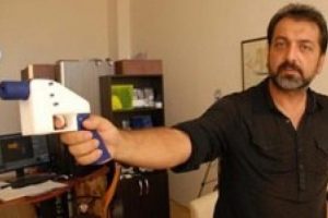 3D yazıcı ile tabanca yaptı, uyardı