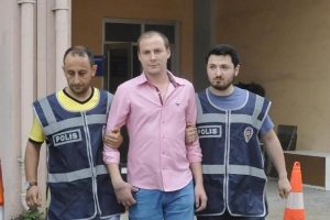 Facebook'taki mesajı y&uuml;z&uuml;nden işten kovuldu