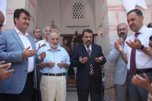 Veled-İ Habib Camii dualarla ibadete a&ccedil;ıldı