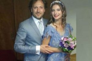 Tuba &Uuml;nsal ikinci kez hamile