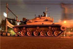 Kahire'de g&ouml;stericilerin &uuml;zerine ateş a&ccedil;ıldı